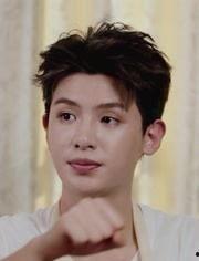 黄明昊吃瓜现场,揭秘娱乐圈幕后真相